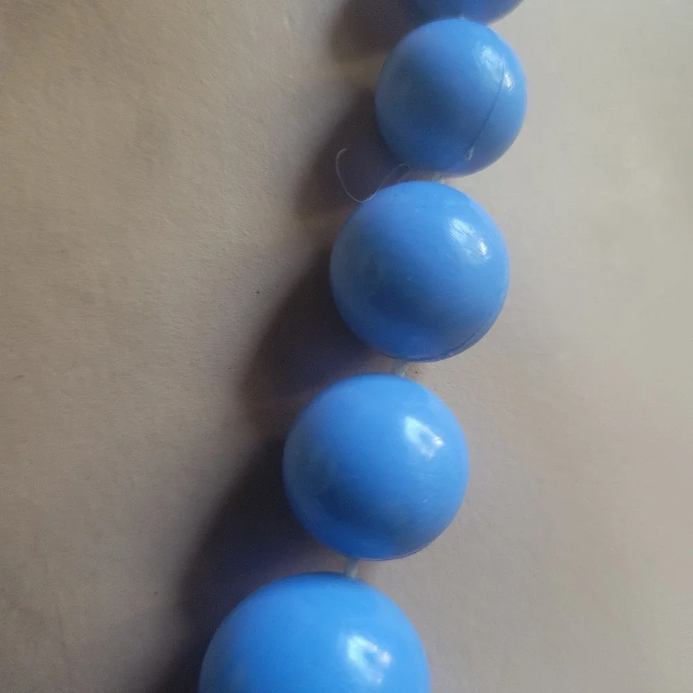 Vintage Periwinkle Blue Graduated Bead‎ Necklace 18